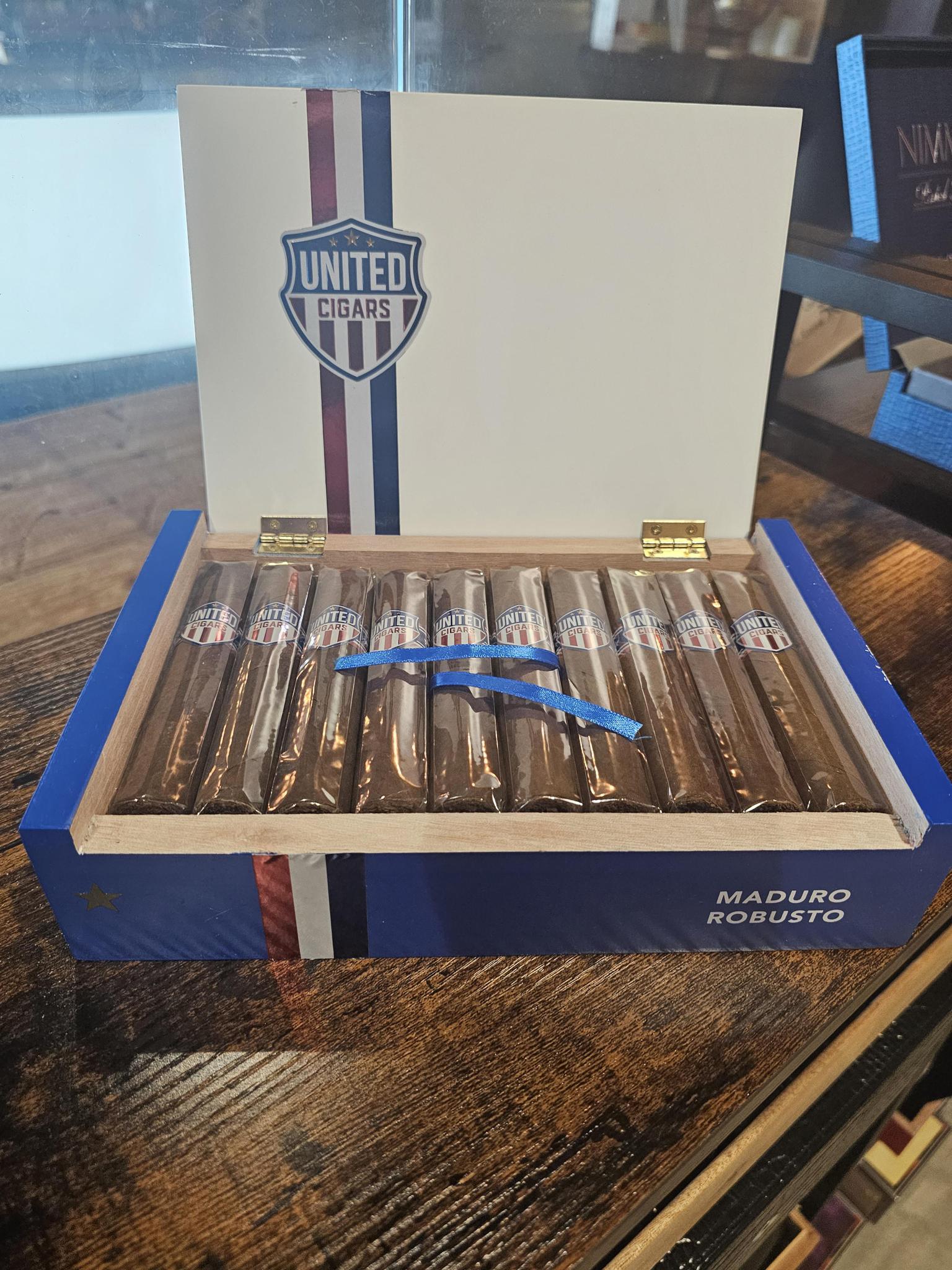 -United Maduro Robusto (Box)