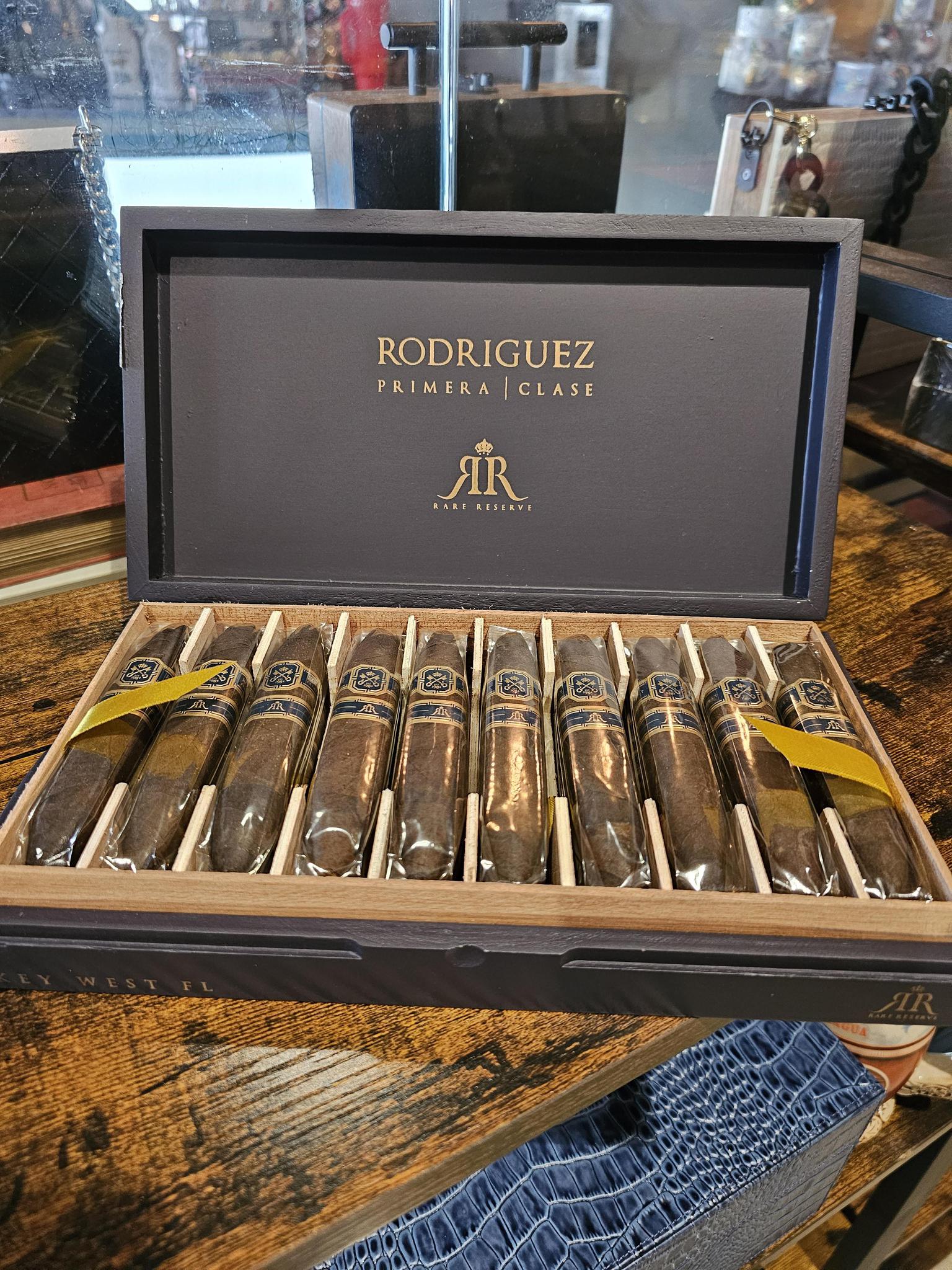 -Rodriguez Primera Clase Toro (Box)